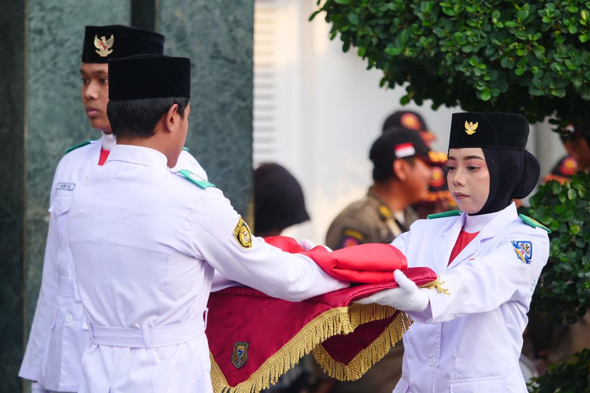 Foto 10 dari 16: Taruna Nada dan Pagaska Ramaikan Pusat Kota di Kala Senja