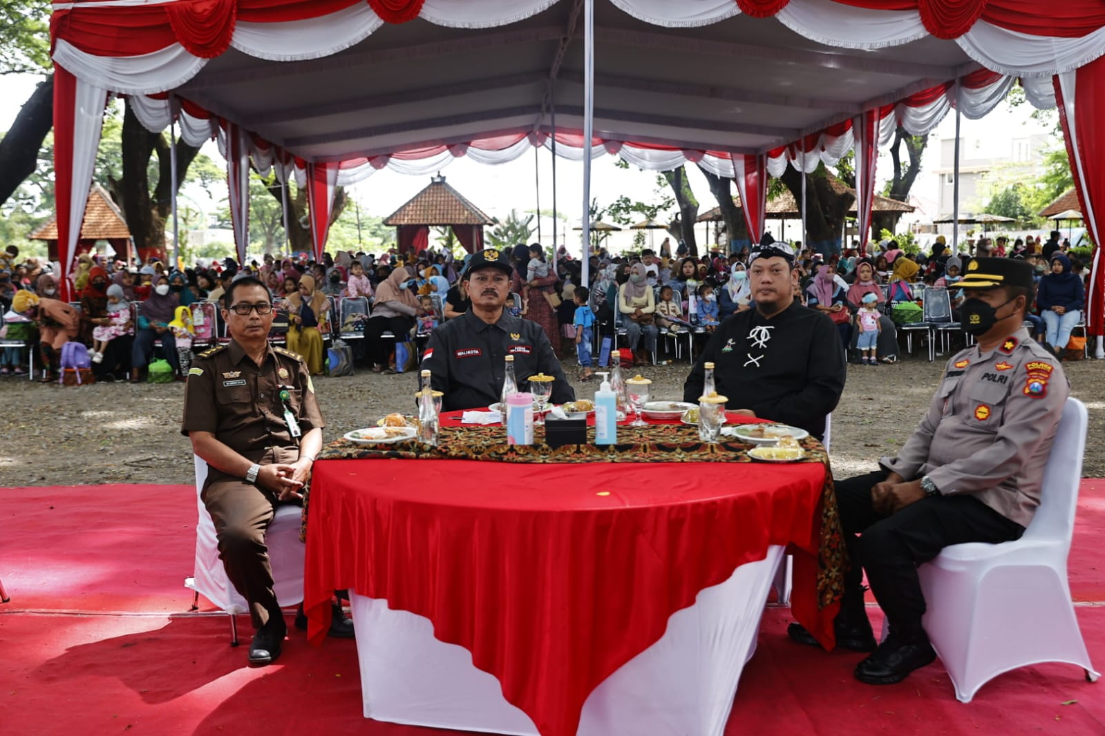 Foto 8 dari 9: Semangati Anak Stunting, Wali Kota Gelar Event Makan Bersama