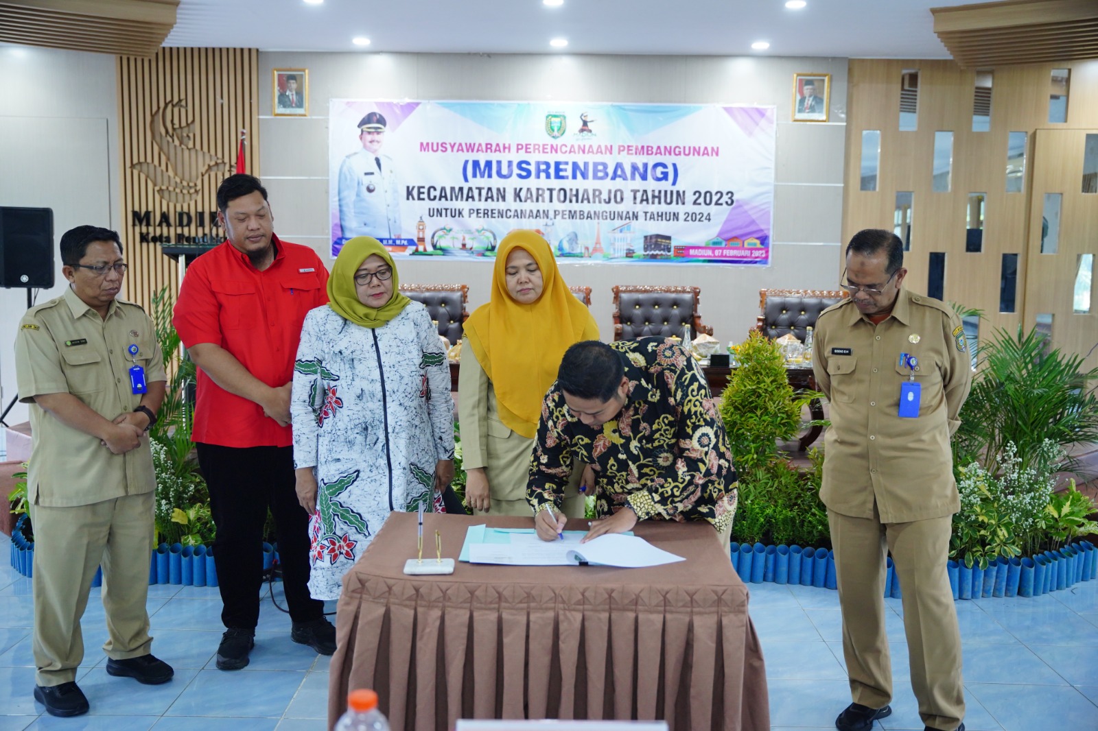 Foto 7 dari 10: Pastikan Usulan Pembangunan Tepat Sasaran, Wali Kota Pimpin Musrenbang Kartoharjo Dari Madinah
