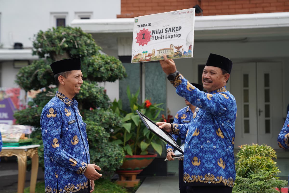 Foto 1 dari 10: Kota Madiun Banyak Torehkan Prestasi, Wali Kota Beri Apresiasi ASN di Upacara Peringatan HUT ke-52 Korpri