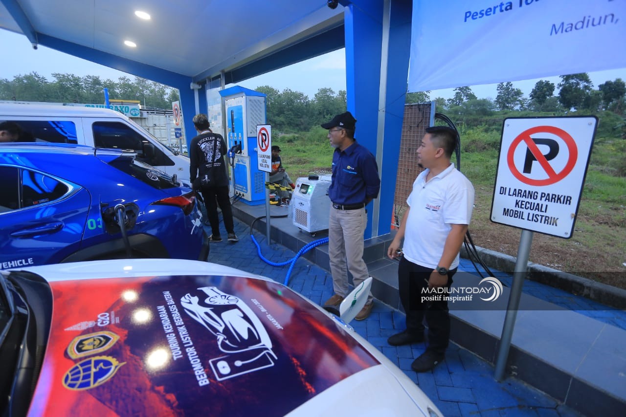 Foto 5 dari 6: Kampanye Mobil Listrik, ATPM Gelar Konvoi Jakarta-Bali