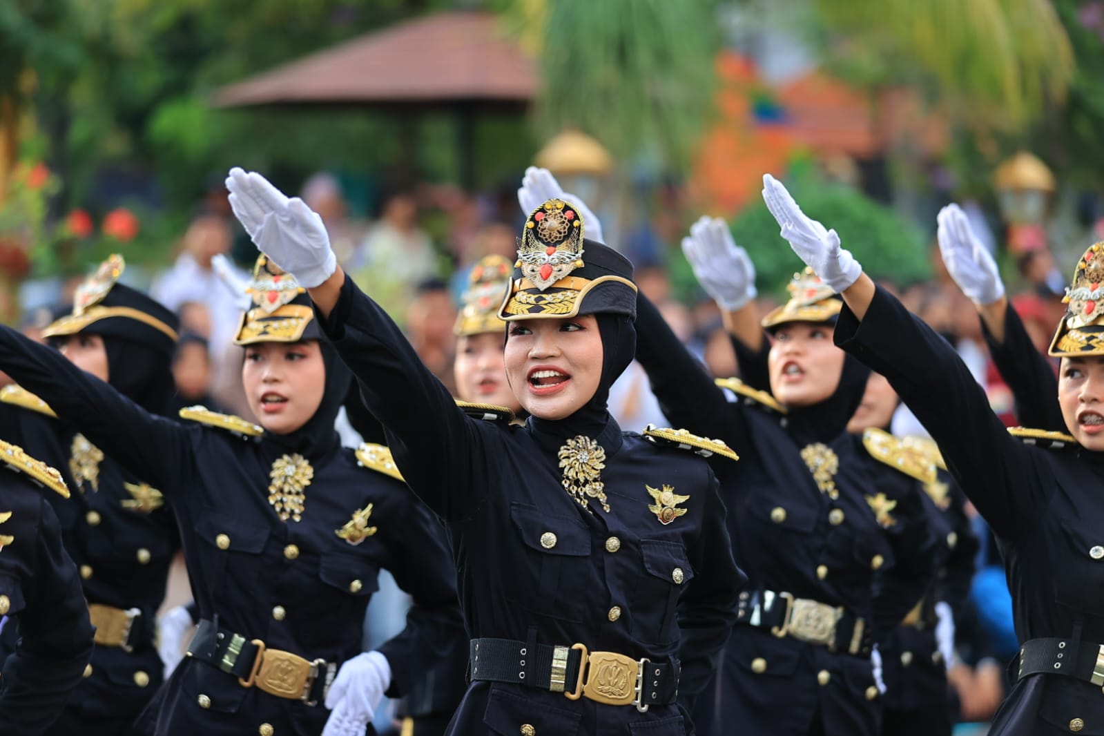 Penampilan Apik SMPN 12 dan SMKN 2 Buka Gelaran Parade Senja