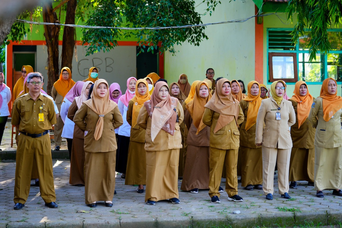 Foto 5 dari 8: Jadi Pembina Upacara di SMKN 5, Wali Kota Motivasi Siswa Tingkatkan SDM Untuk Hadapi Dunia Kerja