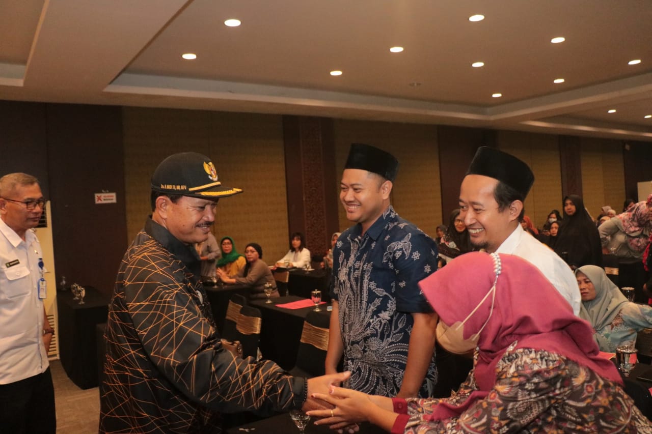 Foto 11 dari 11: Wali Kota Dorong UMKM Segera Sertifikasi Halal Produk