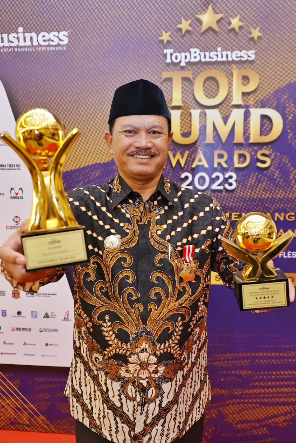 Foto 1 dari 3: PDAM Kota Madiun Raih Top BUMD Award Bintang 5 Kali Ketiga, Dirut dan Wali Kota Raih Top CEO dan Pembina