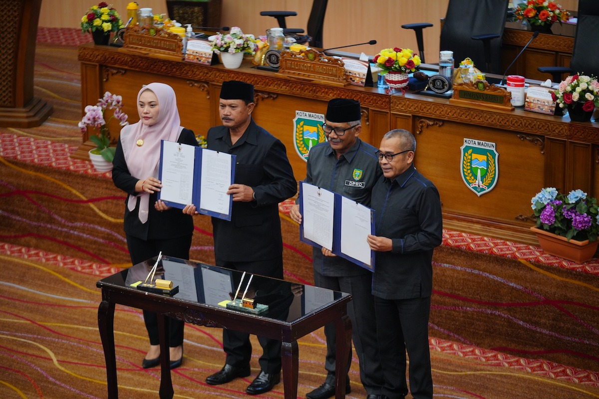 Foto 1 dari 8: Eksekutif-Legislatif Setujui Raperda APBD 2024, Wali Kota : Semua Untuk Masyarakat