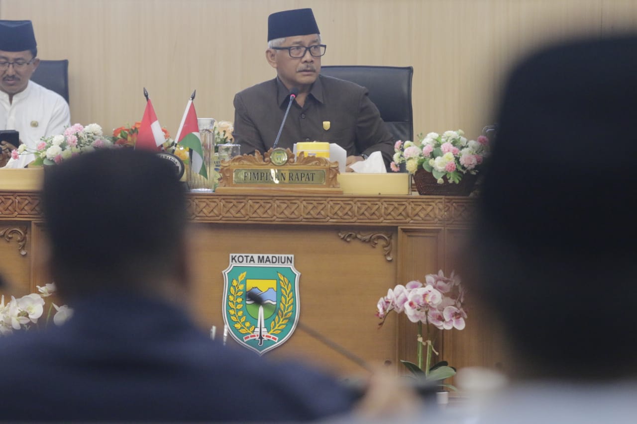Foto 3 dari 8: Propemperda Resmi Ditetapkan, Pemkot-DPRD  Targetkan Tujuh Raperda Prioritas Tahun Depan