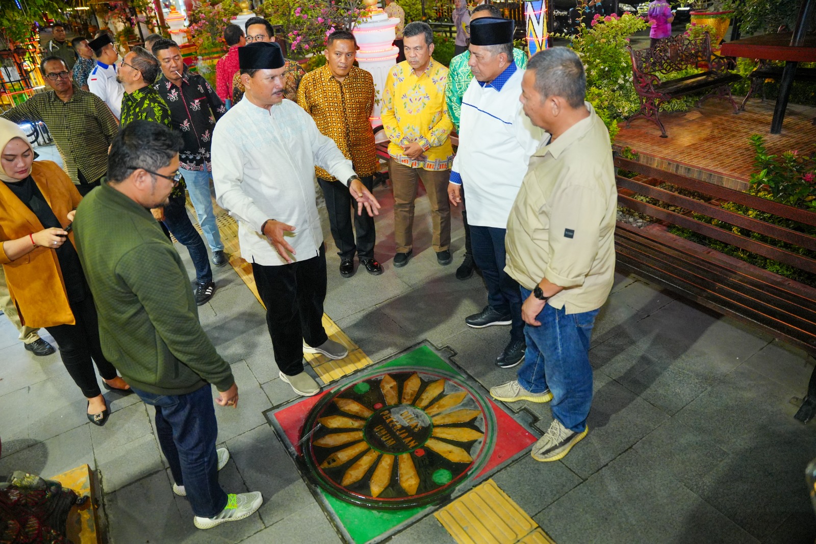 Foto 4 dari 4: Kunjungi Kota Madiun, Bupati Siak Kagum Akan Gemerlap Kota Pendekar