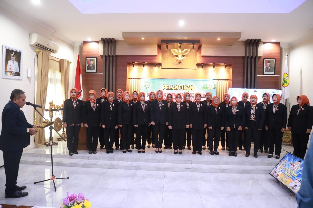 Foto 13 dari 13: Lantik Kepengurusan Perwosi Masa Bakti 2023-2027, Wali Kota Harap Peran Perwosi dalam Kemajuan Kota