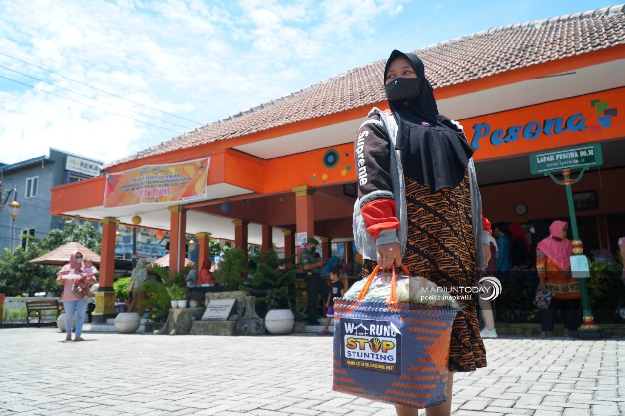 Foto 9 dari 10: Agar Gizi Seimbang, Warung Stop Stunting Rutin Digelar