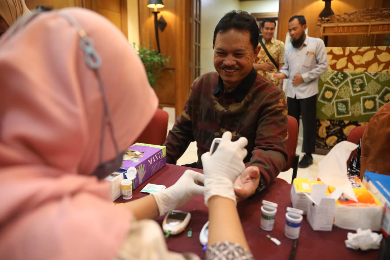 Foto 6 dari 10: Tentukan Sasaran SPM dan Indikator Kesehatan, Wali Kota Pimpin FGD Bersama OPD Terkait