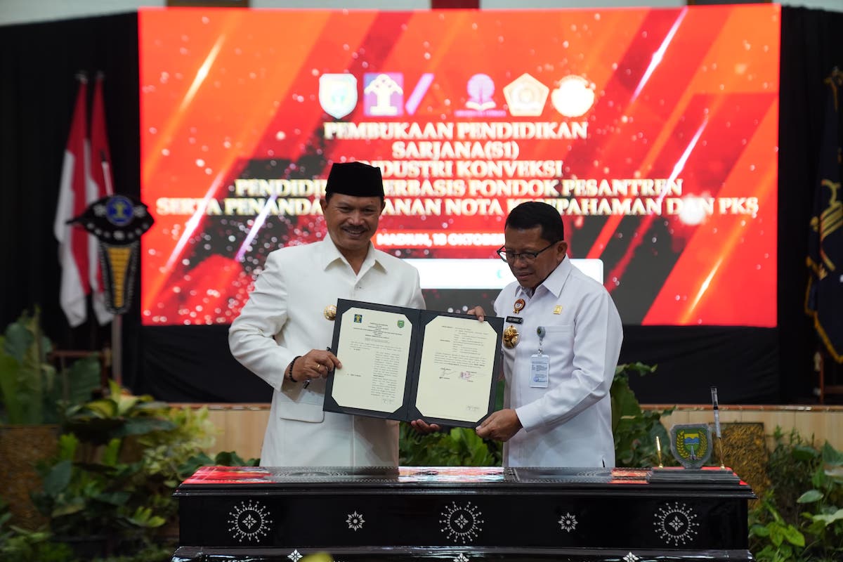 Foto 1 dari 9: Sah, Pemkot Madiun Kuliahkan 20 Napi, Fasilitasi Laptop dan Gratis Biaya Sampai Wisuda