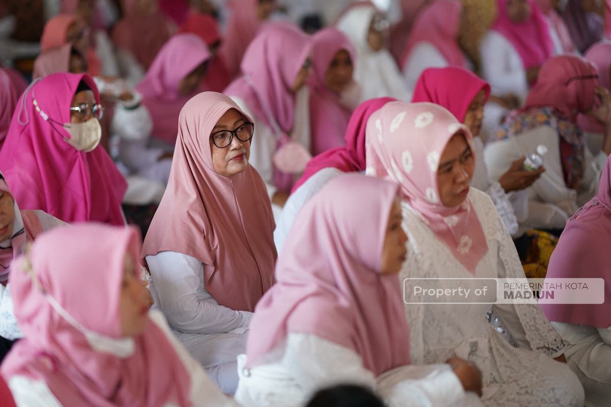 Foto 7 dari 9: Hadiri Pengajian Janda Paruh Baya Khoirun Nisa, Wali Kota Paparkan Perkembangan Pondok Lansia