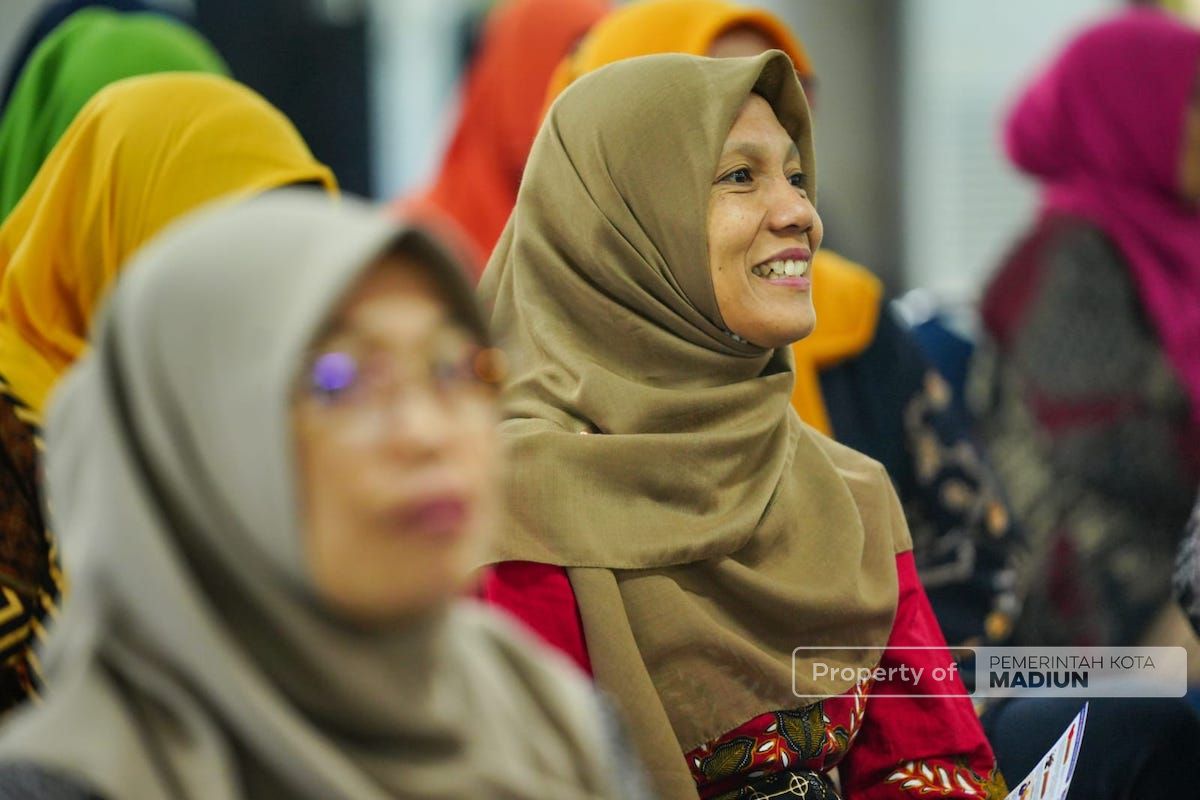 Foto 9 dari 9: Sosialisasi Cinta, Bangga, dan Paham Rupiah Kepada Masyarakat, Wali Kota: Orang Indonesia Harus Cinta Rupiah