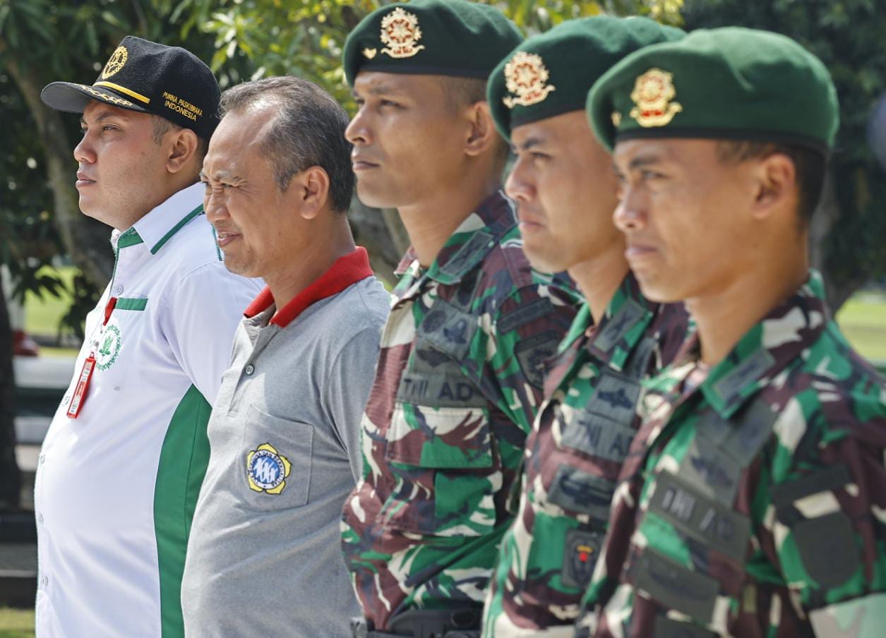 Foto 3 dari 7: Tingkatkan Kualitas Paskibra, Pemkot Gelar Seleksi di Yonif Para Raider 501 Bajra Yudha