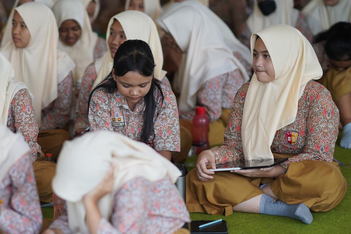 Foto 3 dari 9: Beri Materi PPID Goes to School, Wali Kota Sampaikan Pentingnya Informasi Bagi Kalangan Pelajar