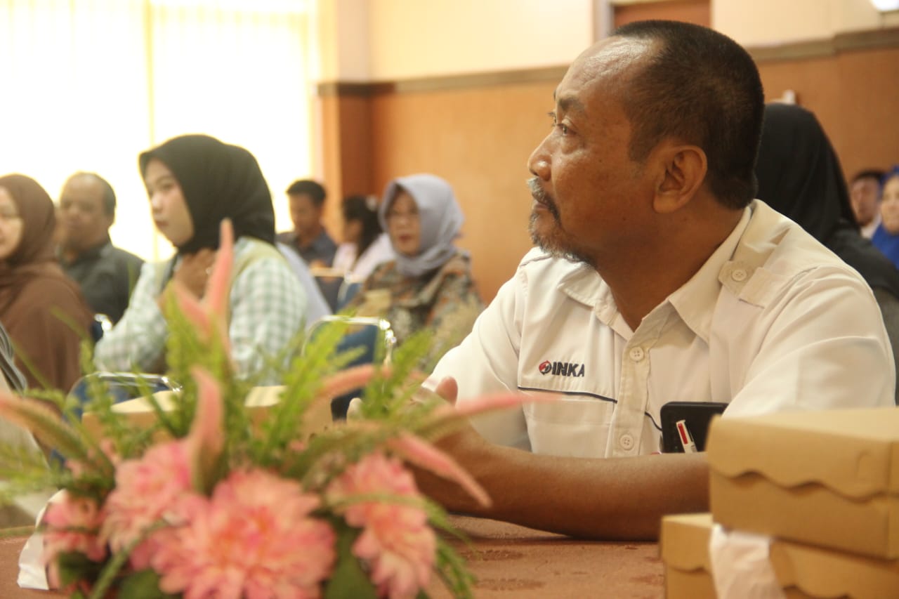 Foto 7 dari 11: Dorong UMKM Naik Kelas, Pemerintah Kota Madiun-PT. INKA (Persero) Gelar Bimtek Bagi Pengelola Lapak UMKM Kelurahan