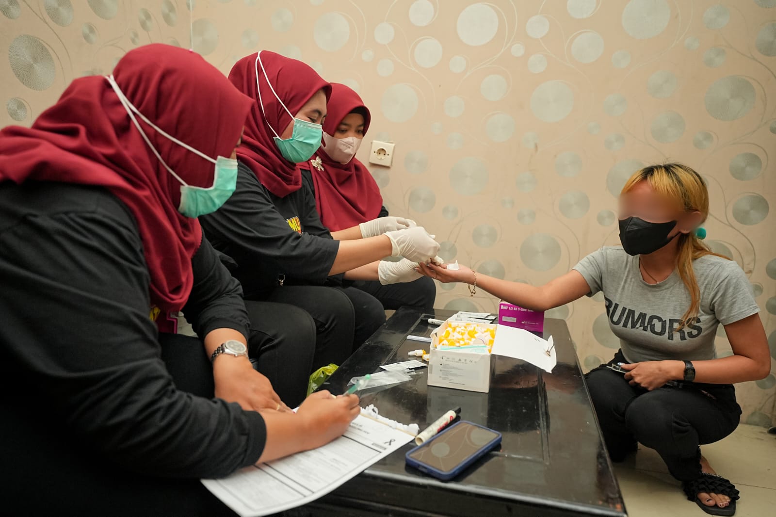 Foto 6 dari 10: Deteksi Dini HIV/AIDS di Kota Pendekar, Petugas Rutin Gelar Mobile VCT