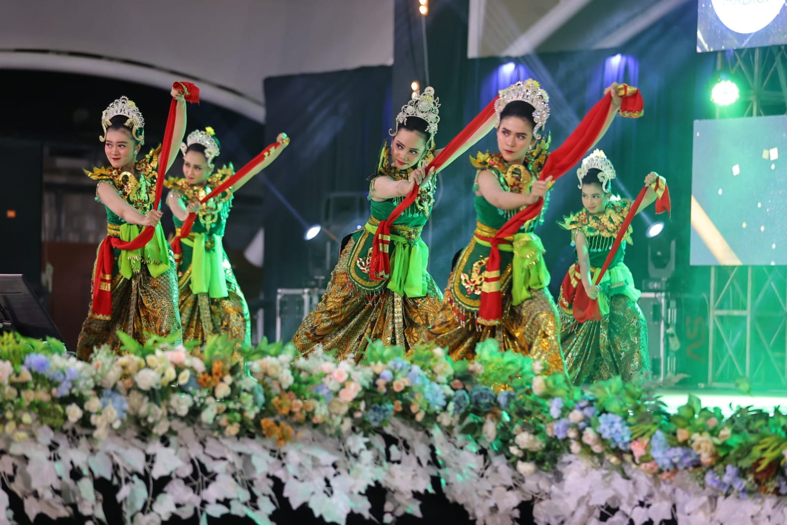 Foto 5 dari 7: Kakang dari Unmer-Mbakyu dari SMADA, Berikut Pemenang Pemilihan Duta Wisata Kakang-Mbakyu 2023