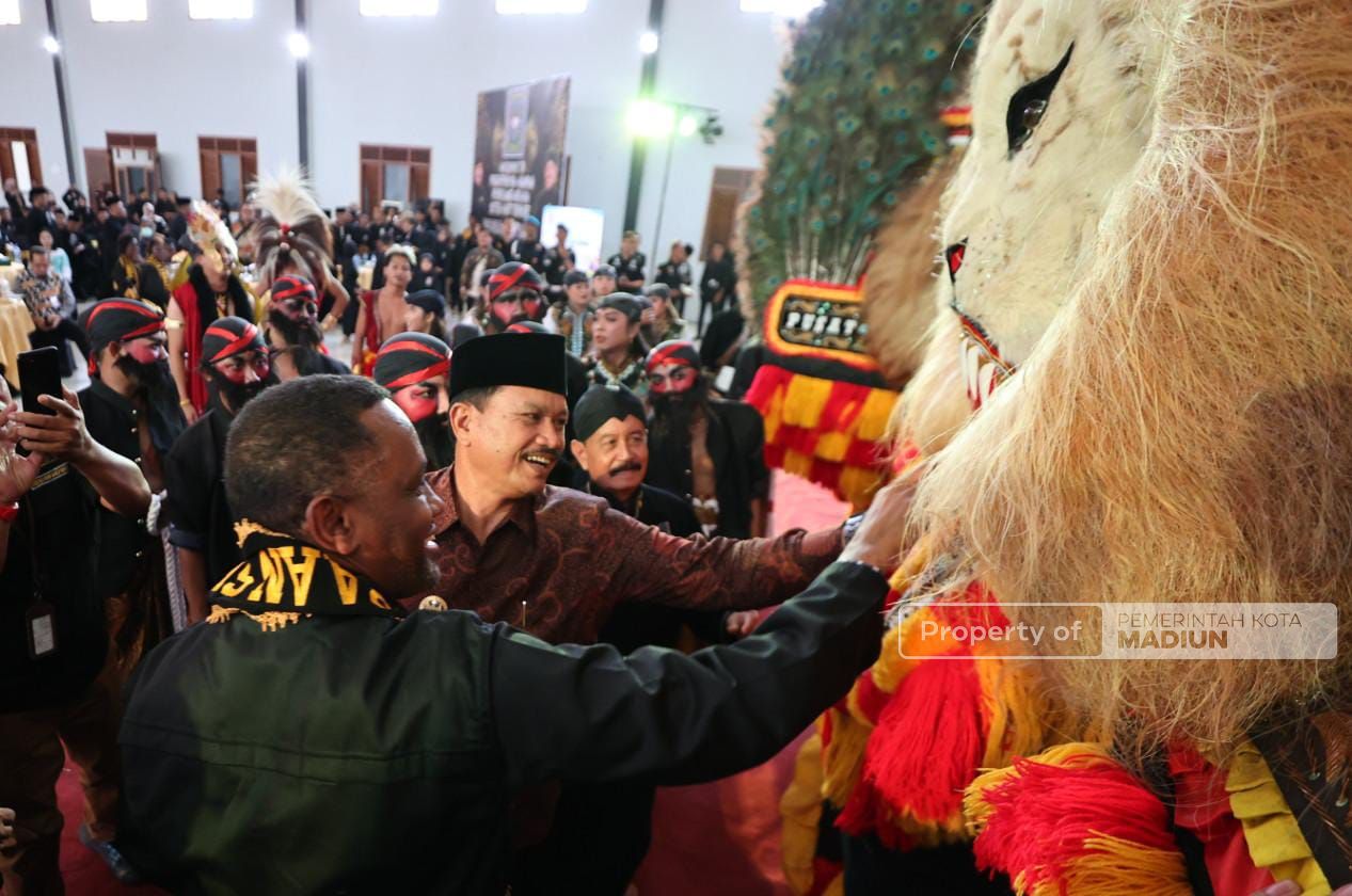 Foto 8 dari 10: Wali Kota Maidi Suguhkan Budaya Indonesia ke Delegasi Kenya