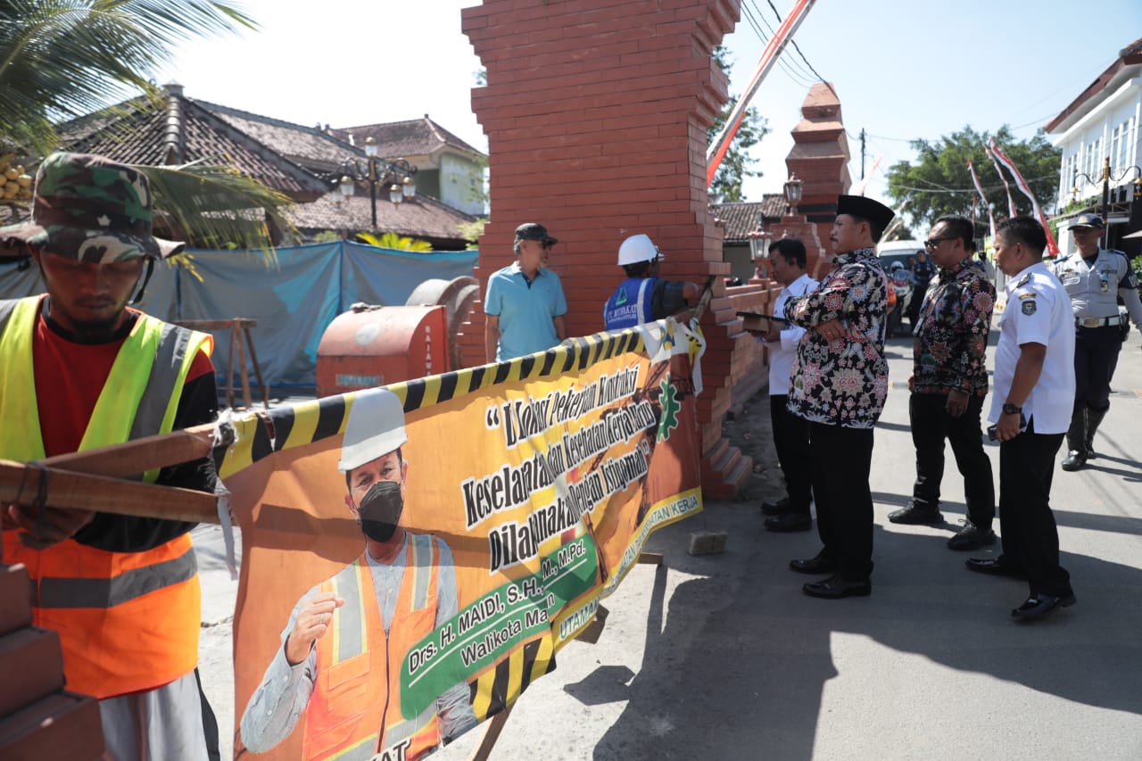 Tinjau Pembangunan Menara, Wali Kota Apresiasi Pekerjaan Surplus 5 Persen Lebih di Minggu Pertama