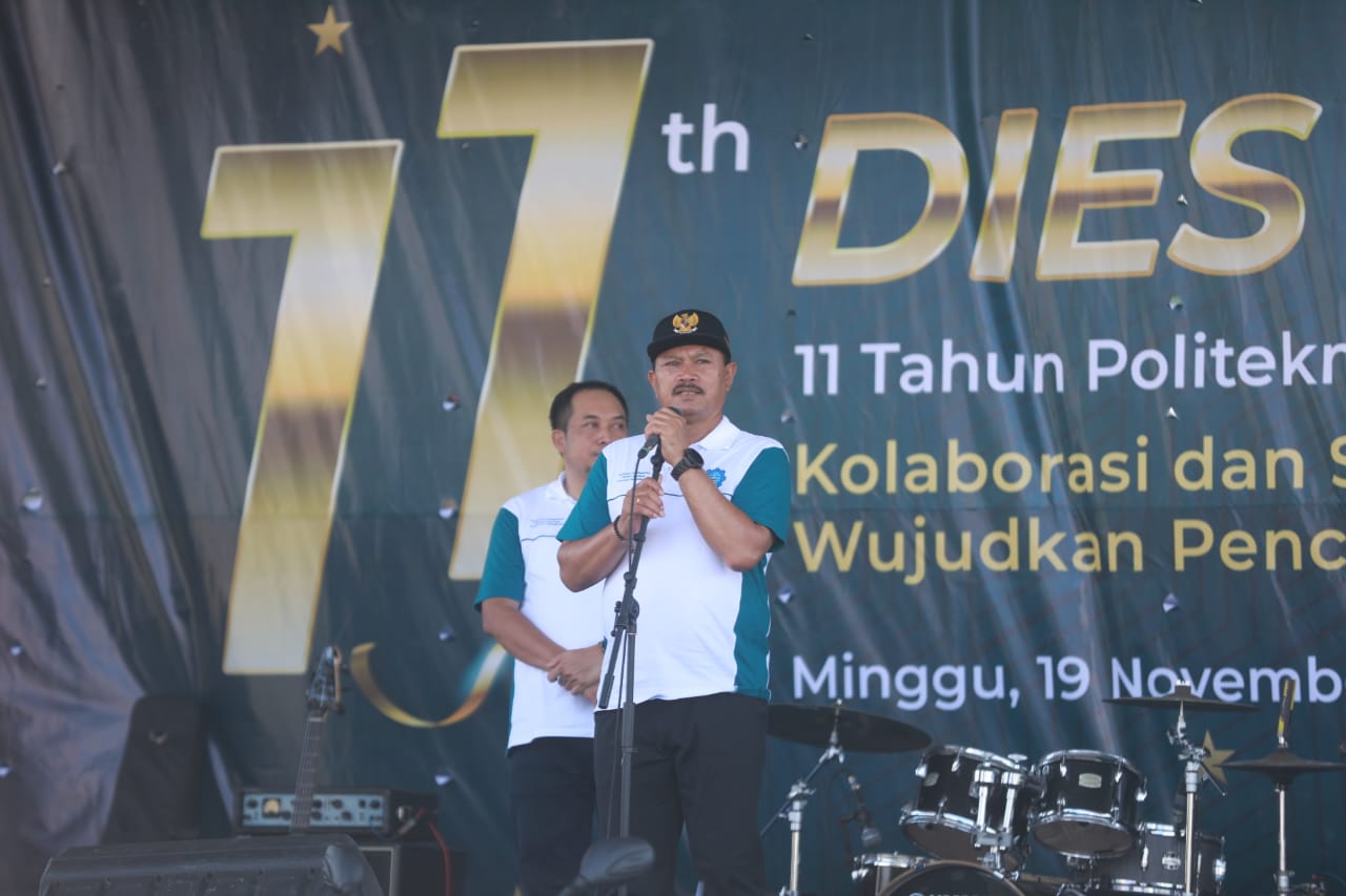 Foto 7 dari 18: Berangkatkan Jalan Sehat Dies Natalis ke-11 PNM, Wali Kota Apresiasi Mahasiswa PNM yang Banyak Keluar Negeri