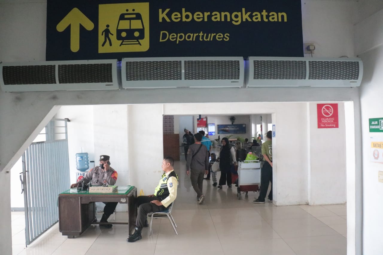 Foto 5 dari 10: Arus Balik Masih Tinggi, Daop 7 Perpanjang Masa Perjalanan KA Tambahan