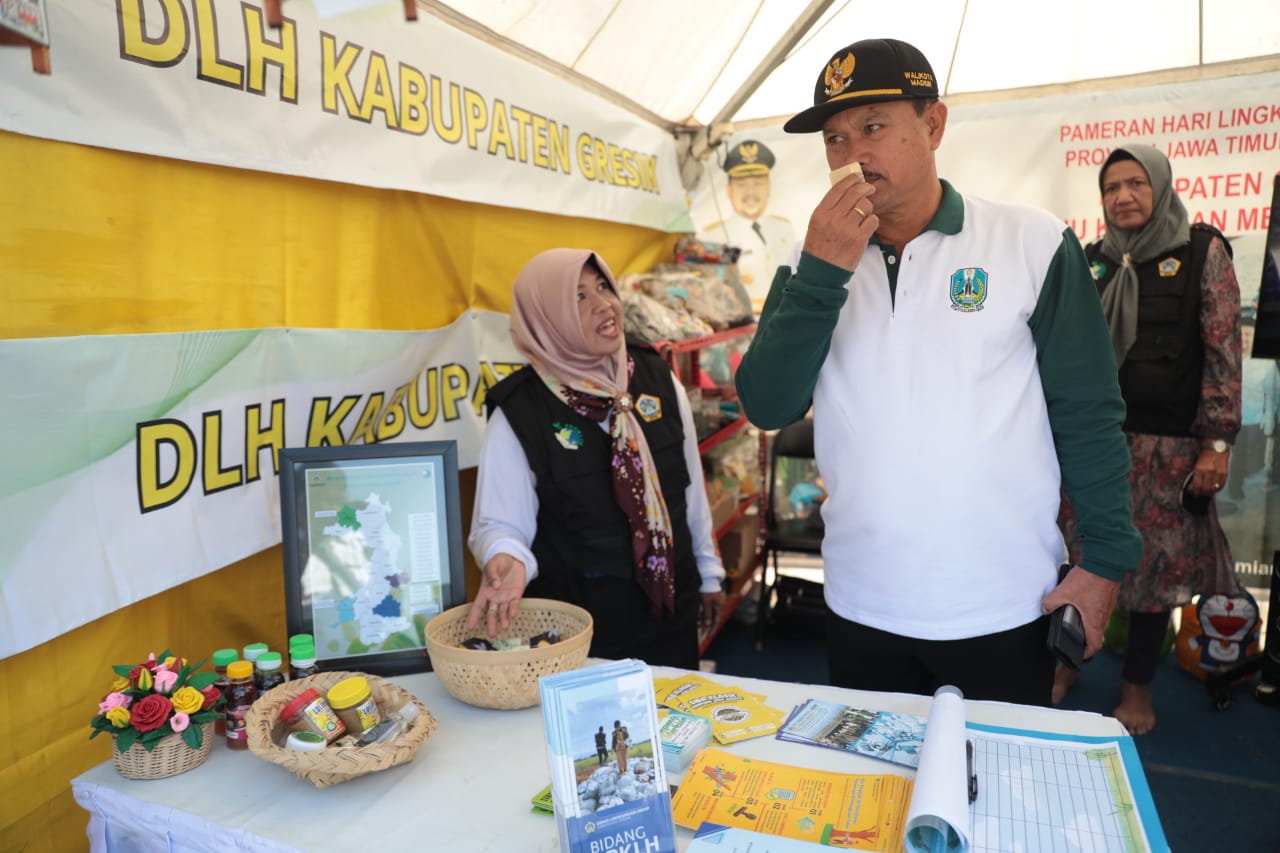 Foto 8 dari 11: Tanam 10 Ribu Pohon Hingga Panen Tanaman Hortikultura Jadi Bagian Peringatan Puncak Hari Lingkungan Hidup Sedunia
