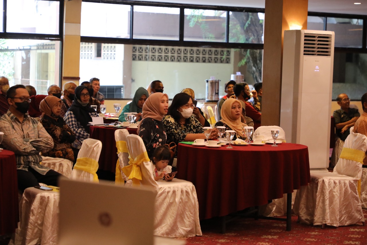 Foto 4 dari 10: Beri Penyuluhan Hukum Terpadu Kecamatan Manguharjo, Wali Kota Harap Masyarakat Sadar Hukum