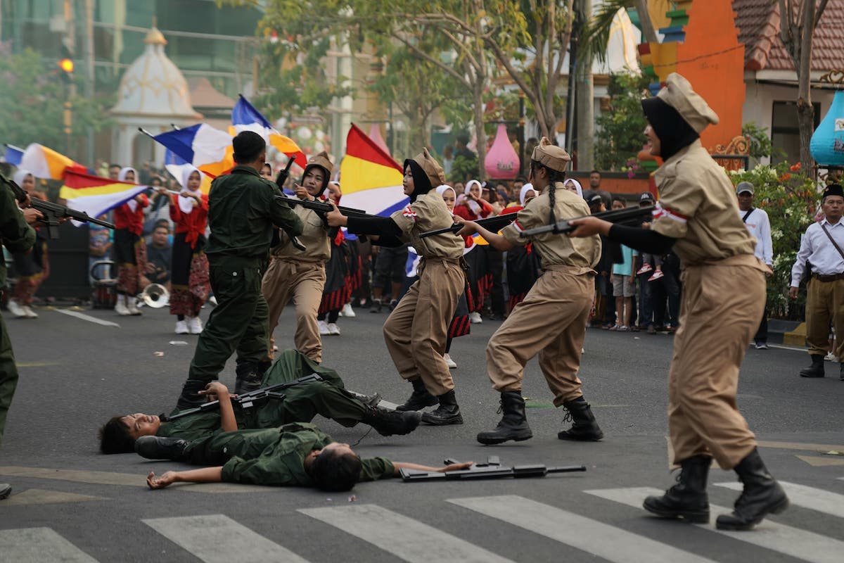 Gelora Perjuangan di Parade Senja