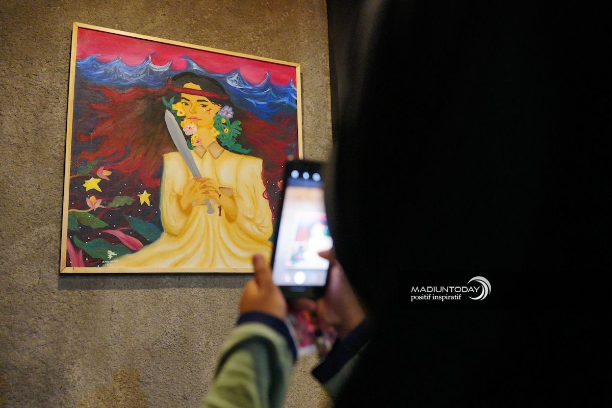 Foto 5 dari 8: Gelar Pameran Tunggal Seni Lukis, Joyce Zerlina Ingin Tularkan Semangat Positif Bagi Generasi Muda