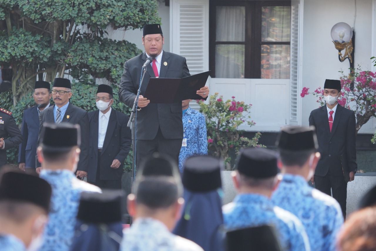 Foto 8 dari 10: Wali Kota Pimpin Upacara Hari Kesaktian Pancasila
