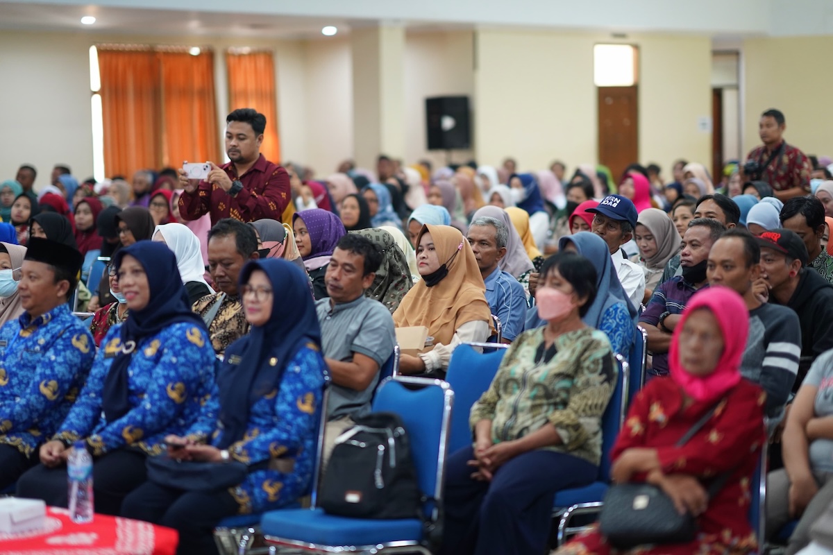 Foto 5 dari 9: Beri Arahan Parenting ke Wali Murid SDN 03 Madiun Lor, Wali Kota: Investasi untuk Pendidikan Jangan Dinilai dengan Uang