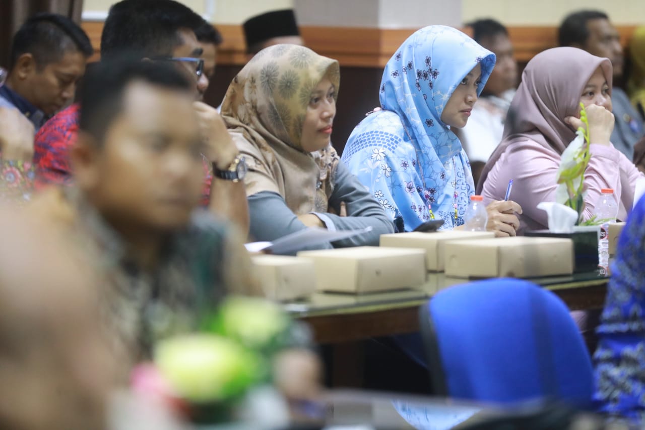 Foto 10 dari 11: Rapat Persiapan Pelaksanaan Pavingisasi dan PJU, Wali Kota : Pelayanan Kota Harus Optimal