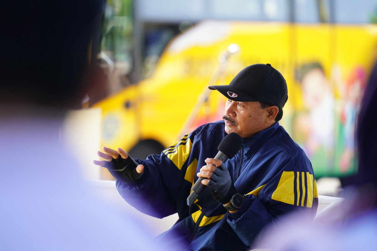 Foto 2 dari 10: Peringati Hari Perhubungan Nasional, Wali Kota Beri Pembinaan Pegawai Dishub