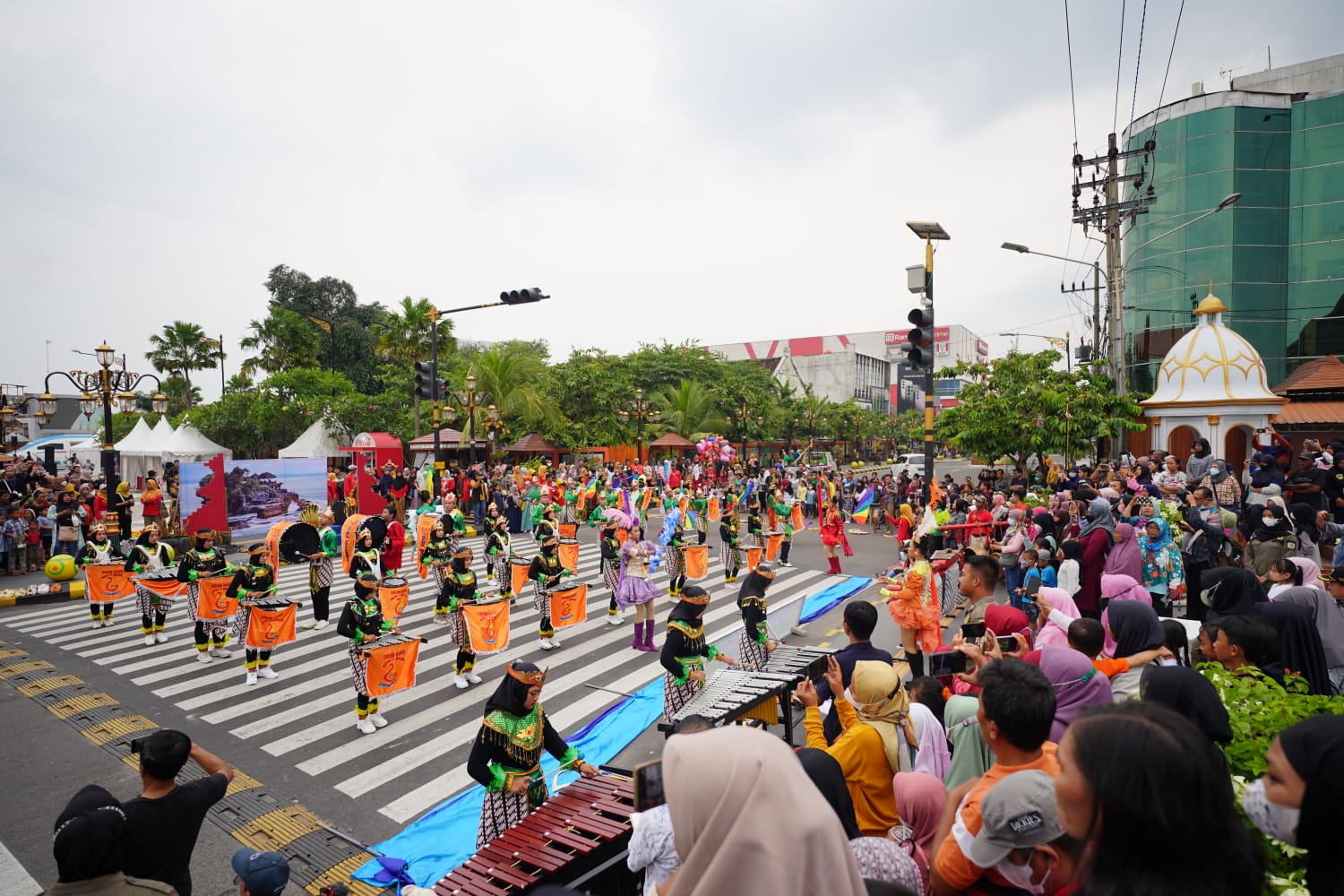 Foto 3 dari 10: Digelar Setiap Pekan, Parade Senja Jadi Magnet Wisatawan Di PSC