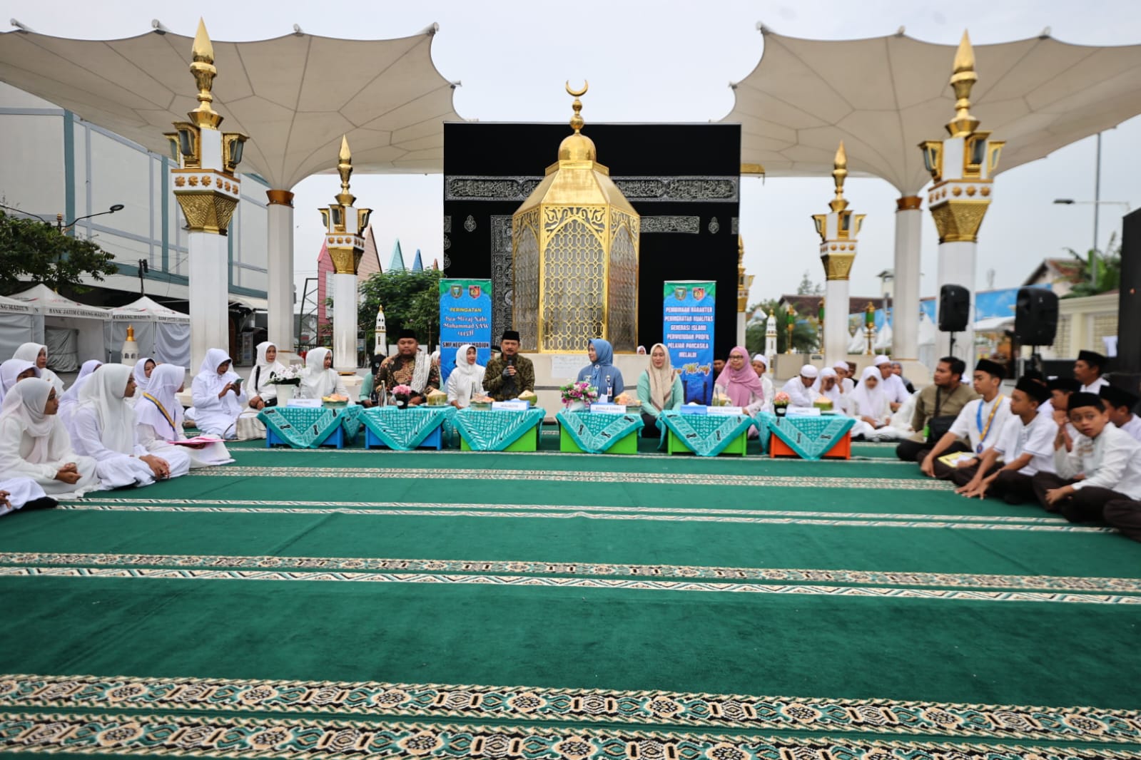 Foto 2 dari 8: Hadiri Peringatan Isra Mi’raj di Kawasan PRC, Wali Kota  Harap Jadi Momentum Teladani Sikap Rasullah
