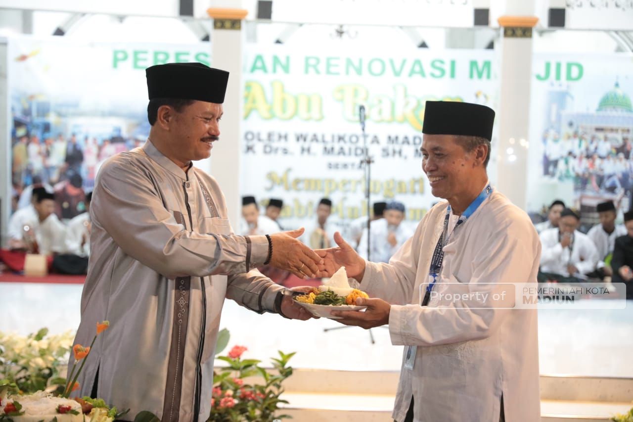 Foto 7 dari 13: Resmikan Masjid Abu Bakar, Wali Kota Harap Bawa Keberkahan Bagi Sekitar