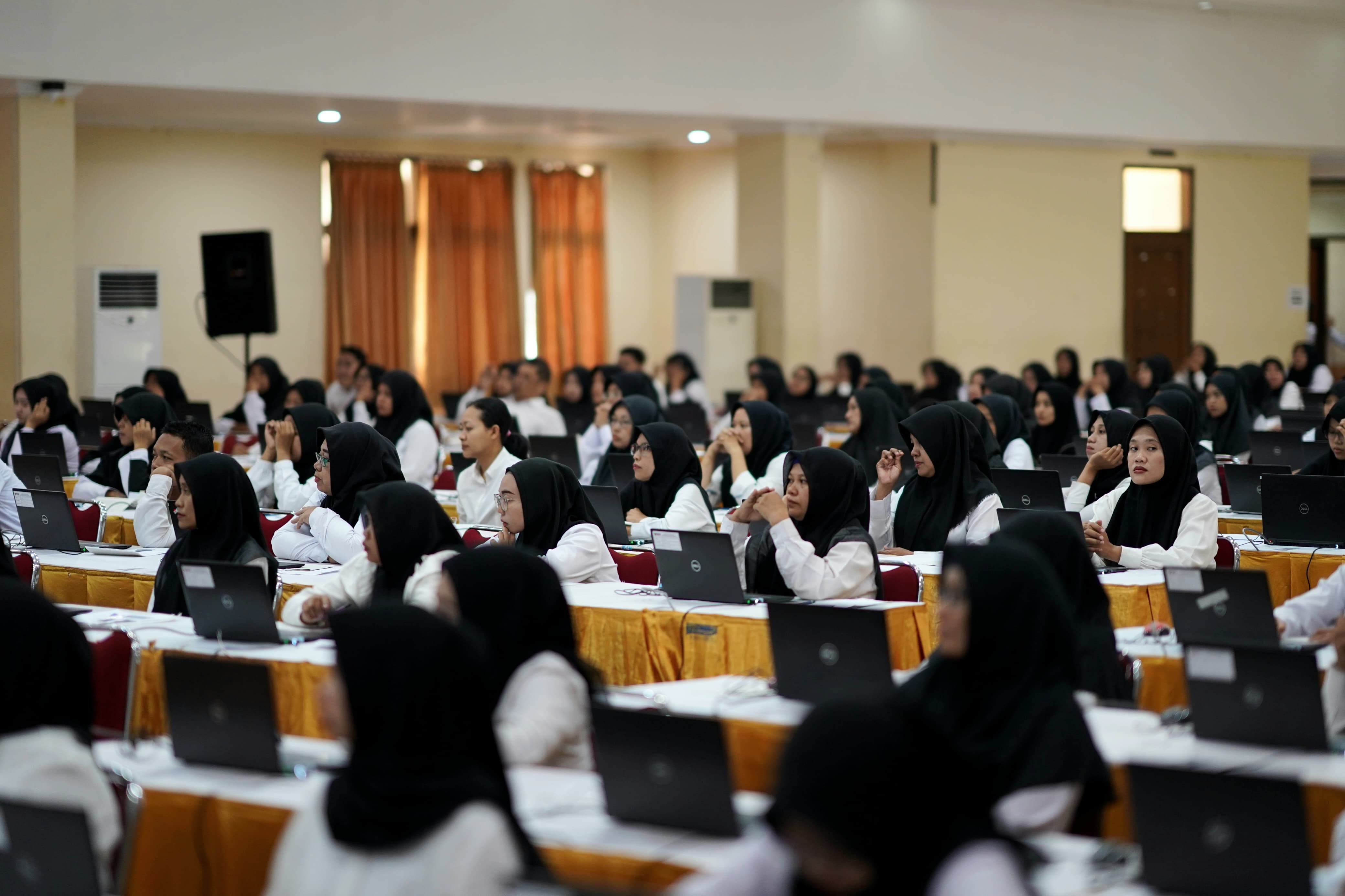 Foto 2 dari 2: Ada 3 Kali Seleksi CASN Tahun Ini, Tapi Peserta Hanya Bisa Ikuti Sekali