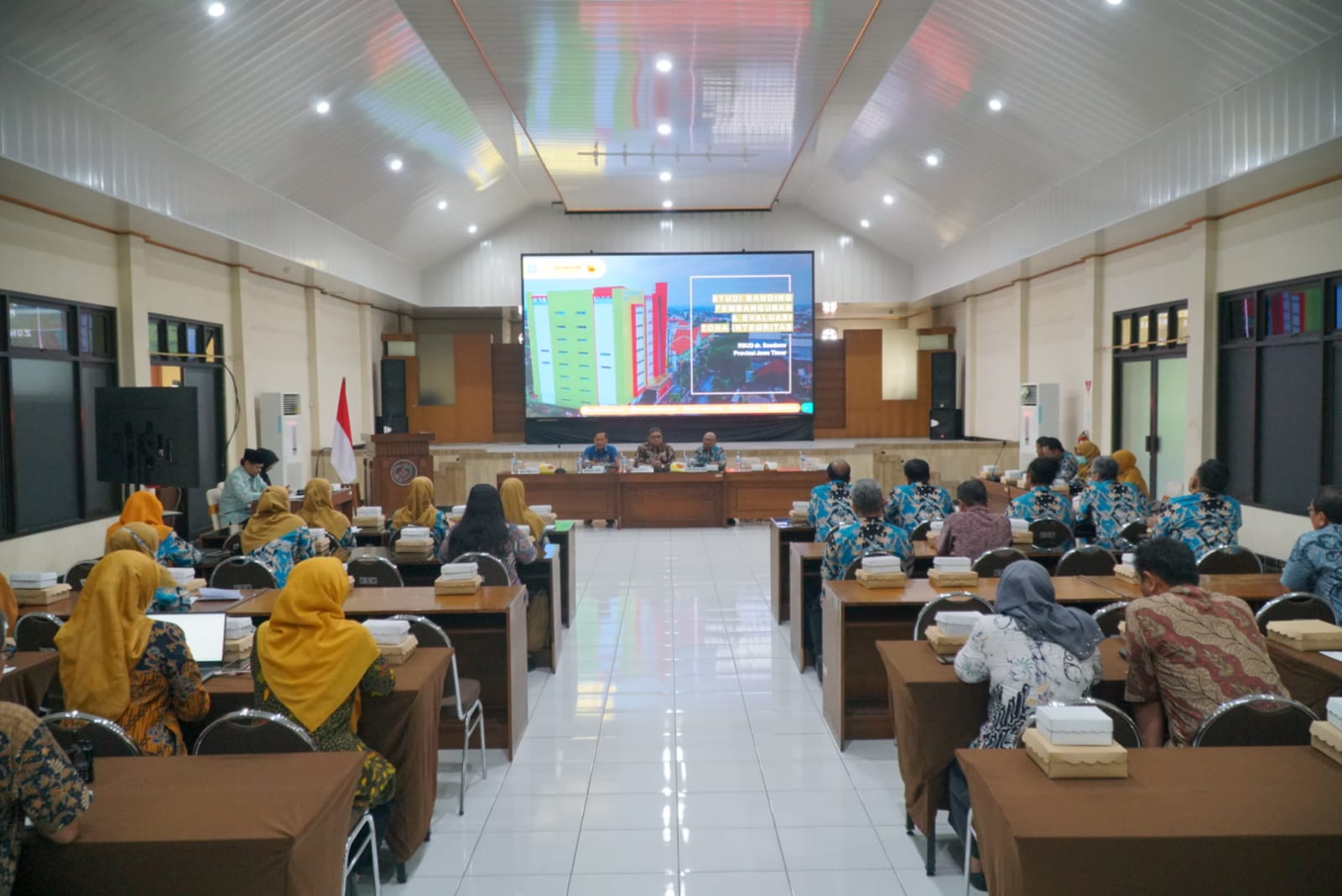Foto 5 dari 13: Wujudkan Zona Integritas di Lima OPD, Inspektorat Gelar Studi Banding di RSUD dr Soedono