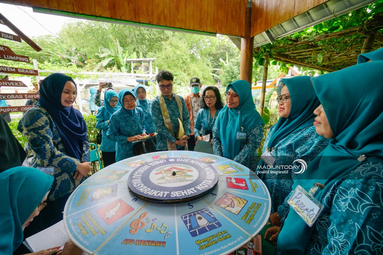 Foto 3 dari 16: Kunjungan Lapangan Lomba PKK Sehat Lestari Berencana, Tim Juri Akui Terkesan Dengan Kota Madiun