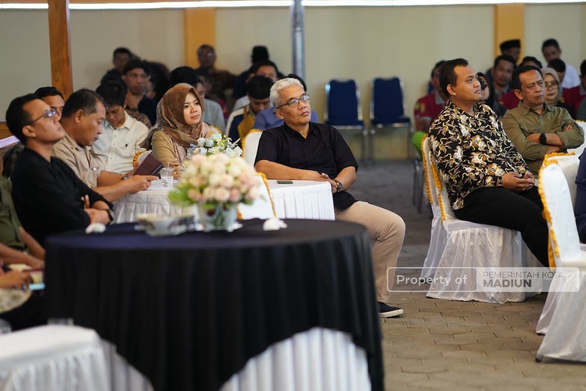 Foto 7 dari 9: Beri Pembinaan Pegawai Dinas Perdagangan, Wali Kota Harap Adanya Peningkatan Kualitas SDM