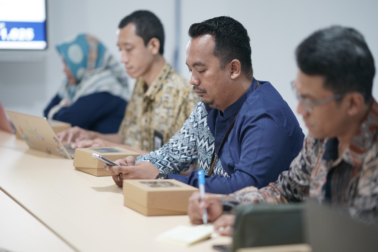 Foto 4 dari 5: Tertarik Layanan Internet Gratis Profit M-Tech, Tim Kemenko Bidang Perekonomian Kunjungi Kota Madiun