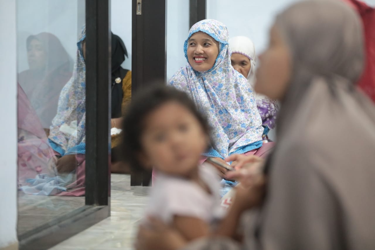 Foto 4 dari 12: Shalat Isya Berjamaah Di Darul Muttaqien, Wali Kota Sampaikan Oleh-oleh Dari Negeri Kincir Angin