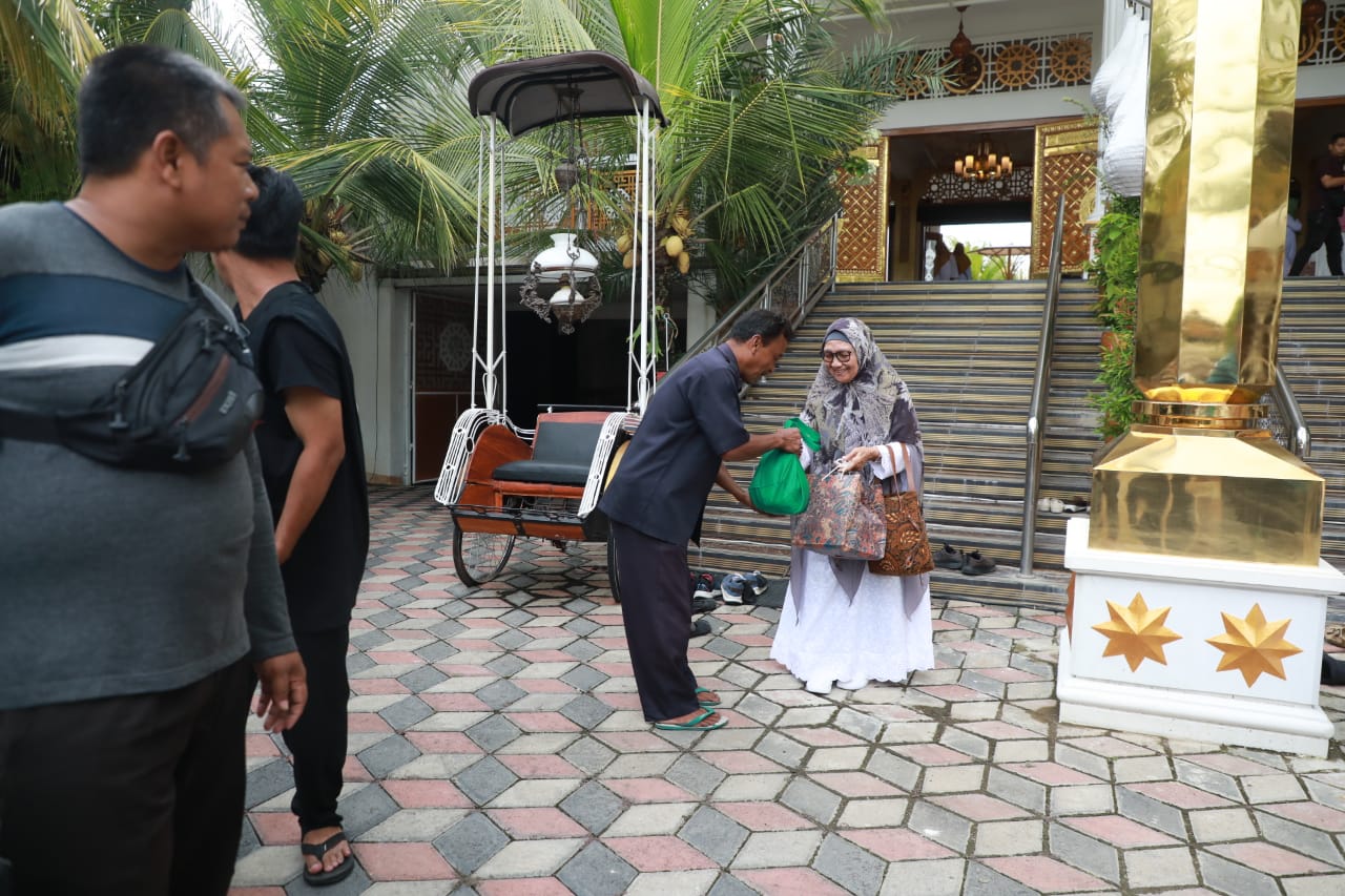 Foto 11 dari 12: Sambut Bulan Suci Ramadan, Wali Kota Gelar Pengajian di Pondok Abi Bahrun
