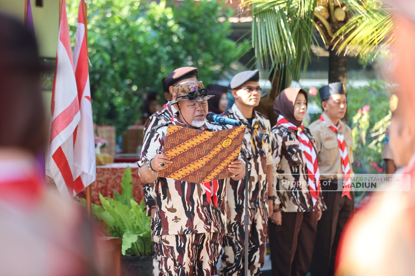 Foto 5 dari 9: Berangkatkan Kontingen Jambore, Wali Kota Pesan Jaga Nama Baik Kota Pendekar