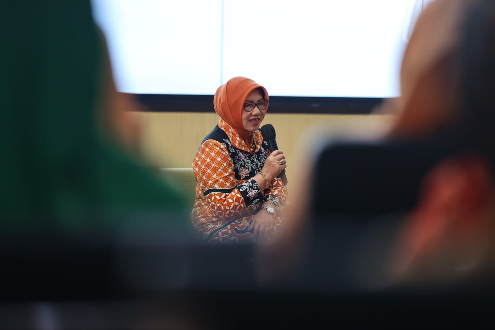 Foto 7 dari 9: Gelar Sarasehan, Wali Kota Ingatkan Peran Penting Orang Tua Dalam Pendidikan Literasi Digital Anak