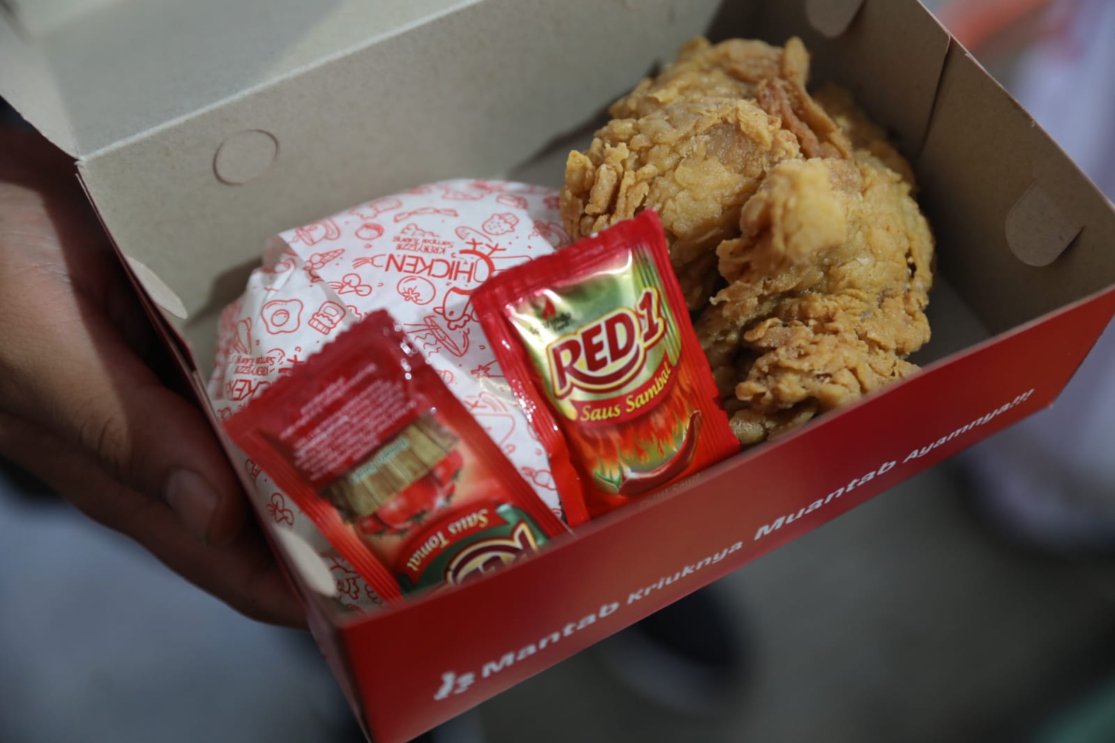 Foto 9 dari 10: Hadiri Launching Waralaba Kuliner Cepat Saji, Wali Kota Beri Apresiasi