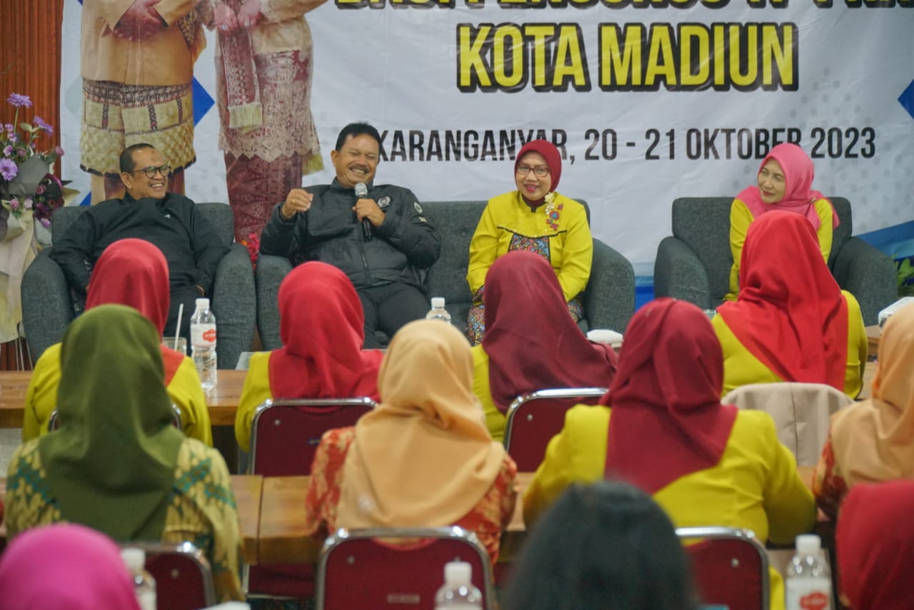 Foto 4 dari 10: Beri Pembinaan Pengurus TP PKK Kota Madiun, Wali Kota Harap Makin Sinergi dengan Pemerintah