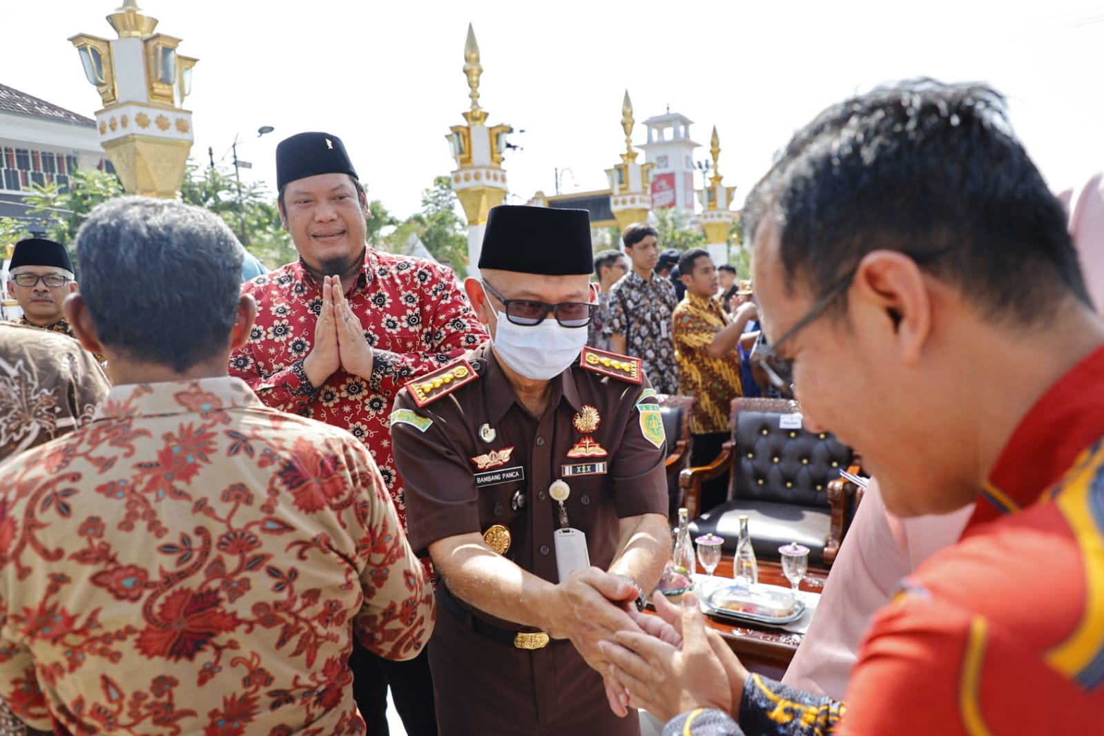 Foto 7 dari 10: Hari Kedua Masuk Kerja Pasca Lebaran, Wali Kota Gelar Halal Bihalal Dengan Pegawai Pemkot Madiun